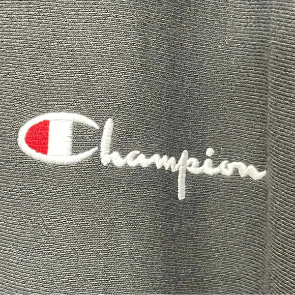 Champion Sweater Size Large Black Color . - Picture 4 of 9